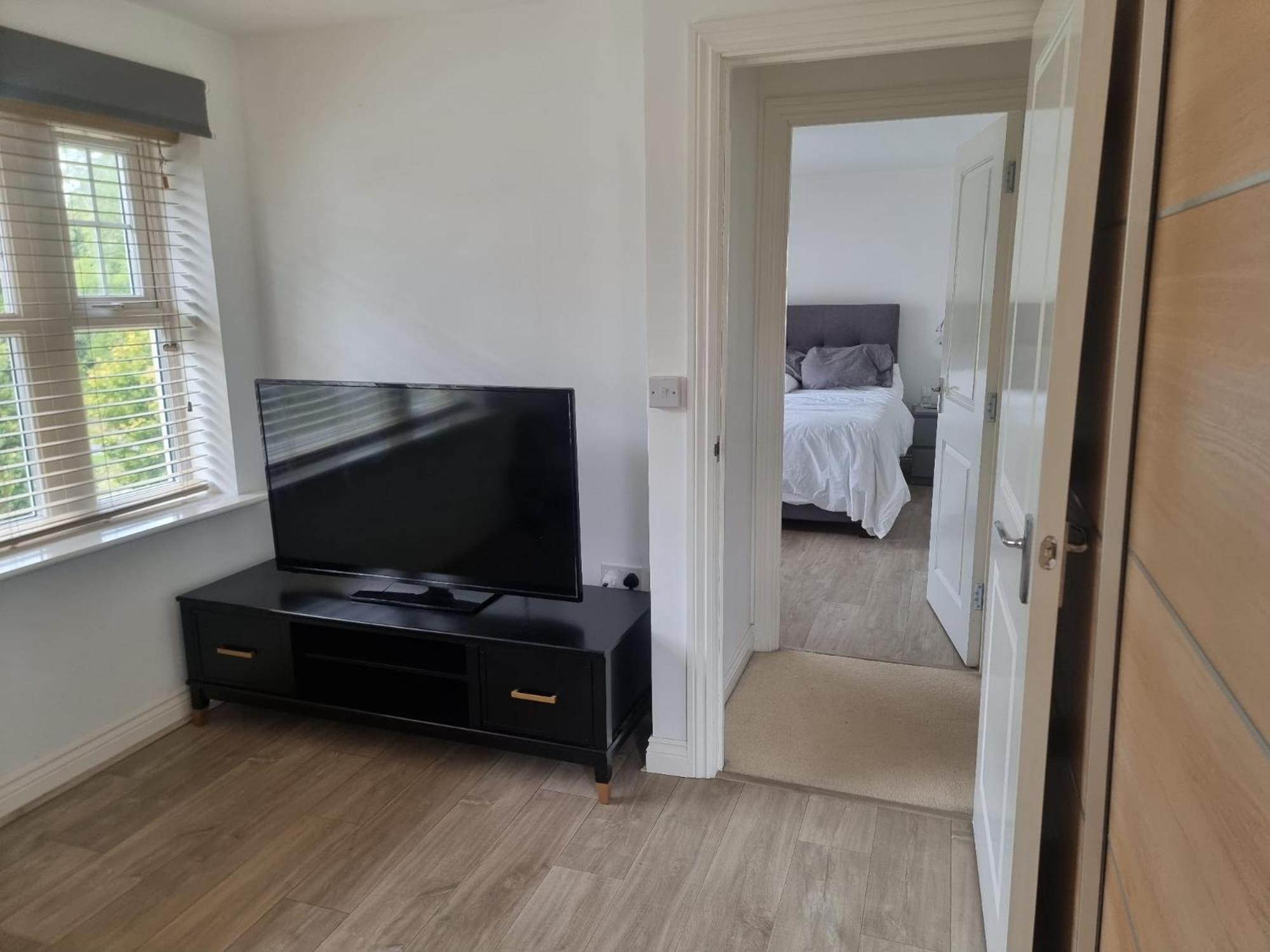 Bromley Common- Double Bedroom With En-Suite With Private Lounge In Shared Town House Dış mekan fotoğraf