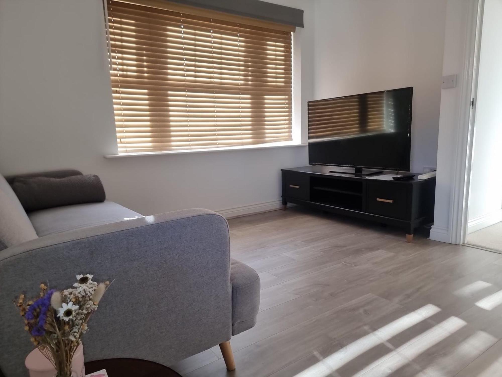 Bromley Common- Double Bedroom With En-Suite With Private Lounge In Shared Town House Dış mekan fotoğraf