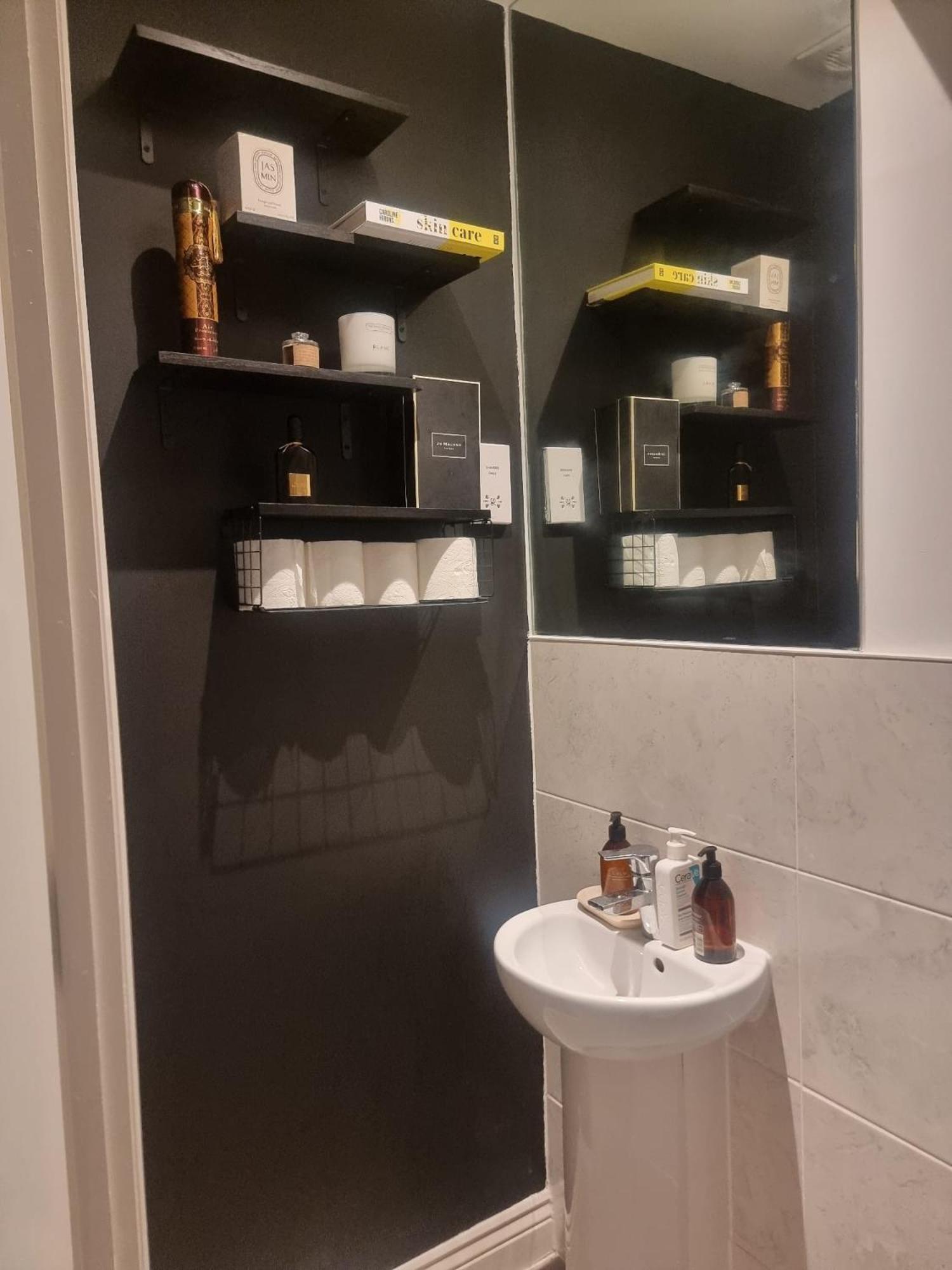 Bromley Common- Double Bedroom With En-Suite With Private Lounge In Shared Town House Dış mekan fotoğraf